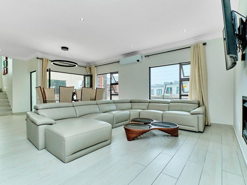 3 bedroom House for sale in Bryanston Sandton  - Photo 10