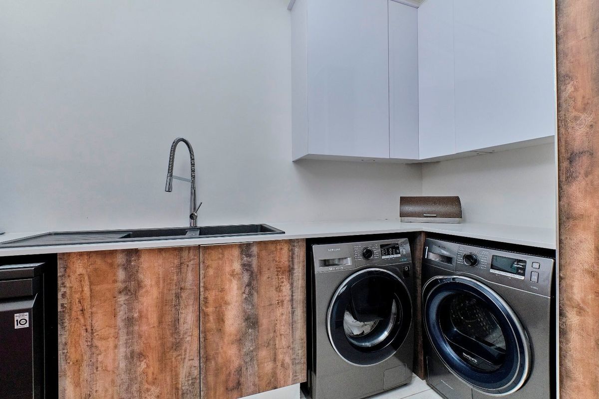 3 bedroom House for sale in Bryanston Sandton  - Photo 3