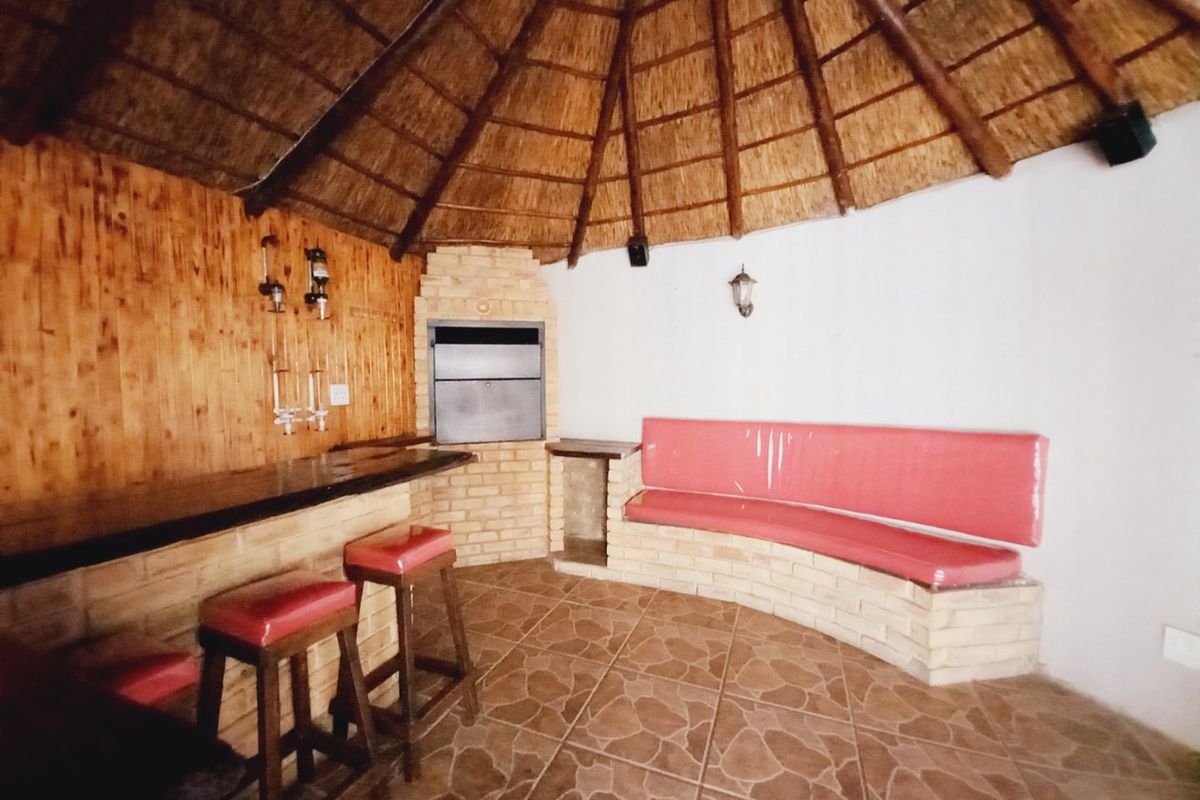 Primrose Hill Townhouse with braai haven - Photo 5