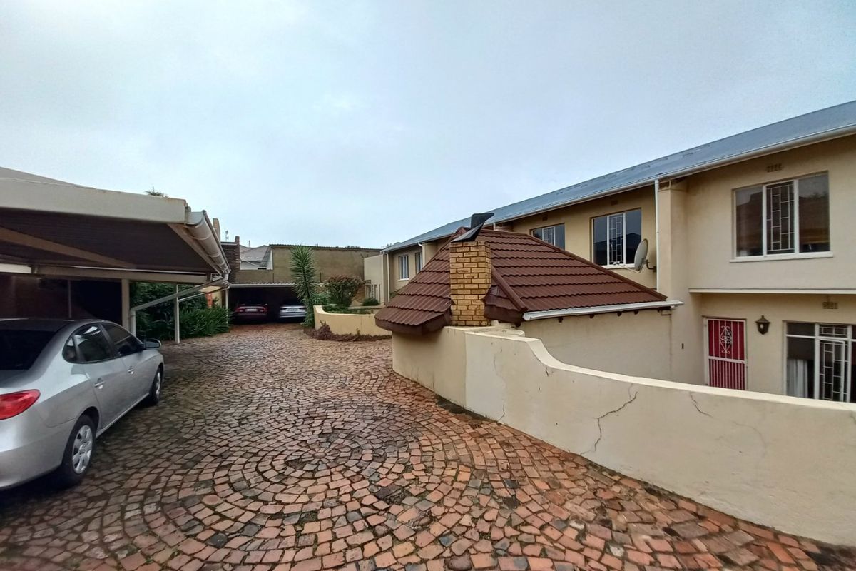 Primrose Hill Townhouse with braai haven - Photo 2