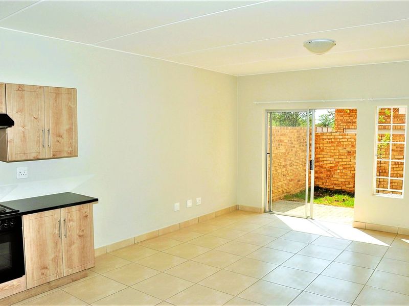 Modern Living in the sought-after Pebble Lane Complex - Photo 8