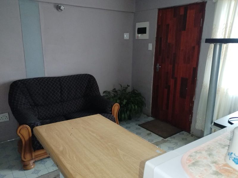 2 Bedroom Maisonette for sale in Forest Village - Photo 4