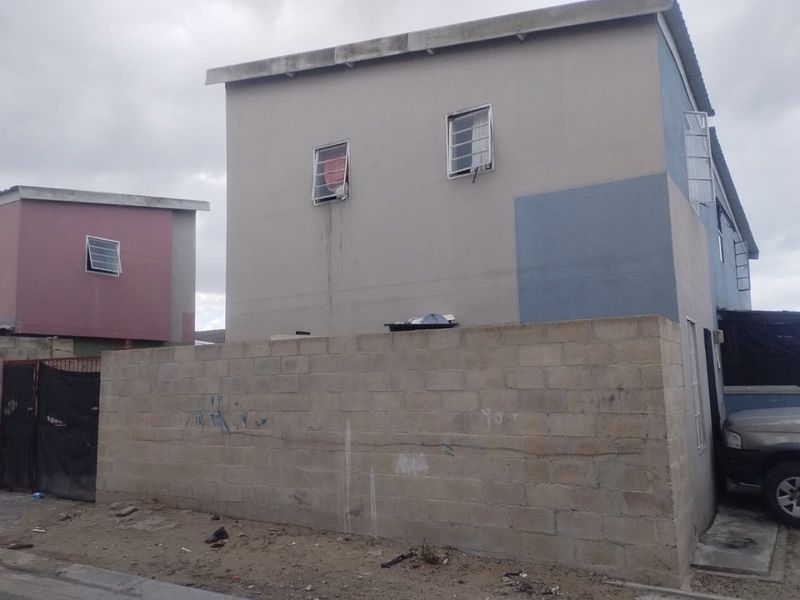 Corner 2 bedroom Maisonette for sale - Photo 2