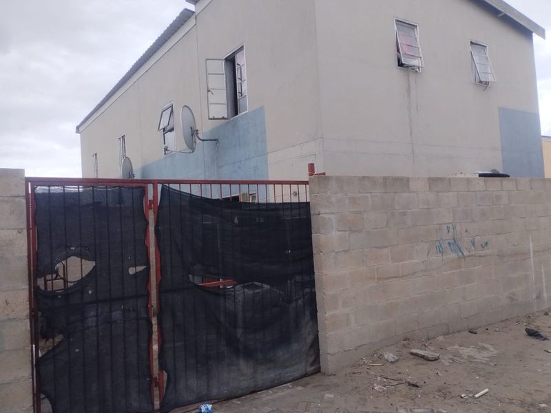 Corner 2 bedroom Maisonette for sale - Photo 3