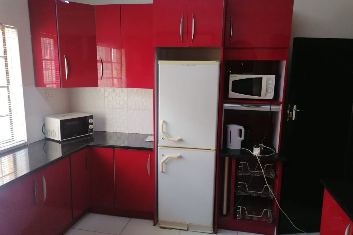 Family Home with Bonus Granny Flat – Great Value!  - Photo 2