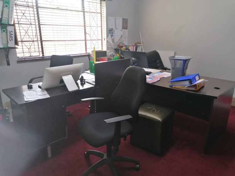 Family Home with Bonus Granny Flat – Great Value!  - Photo 9