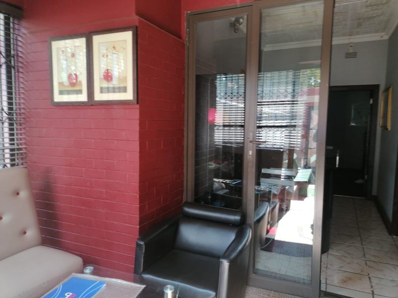 Family Home with Bonus Granny Flat – Great Value!  - Photo 7