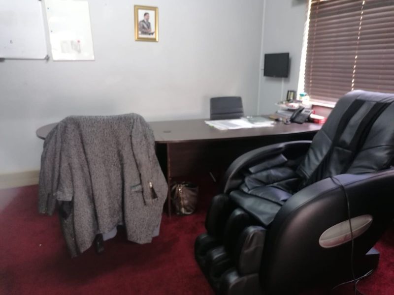 Family Home with Bonus Granny Flat – Great Value!  - Photo 4