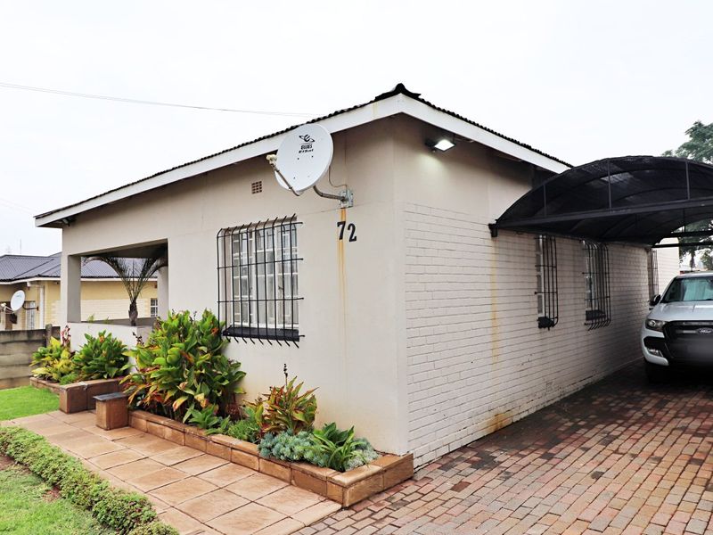 Affordable 3-Bedroom Home with Extra Parking & Dual Entrances! - Photo 7