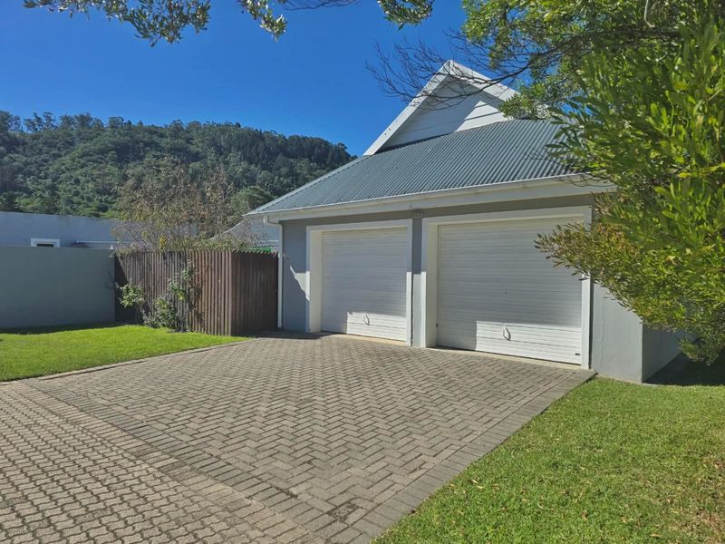 Lock up and go in Sought-After Montage Village - Photo 2