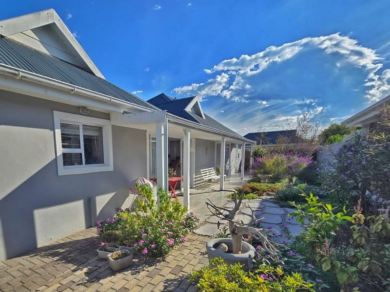 Lock up and go in Sought-After Montage Village - Photo 1