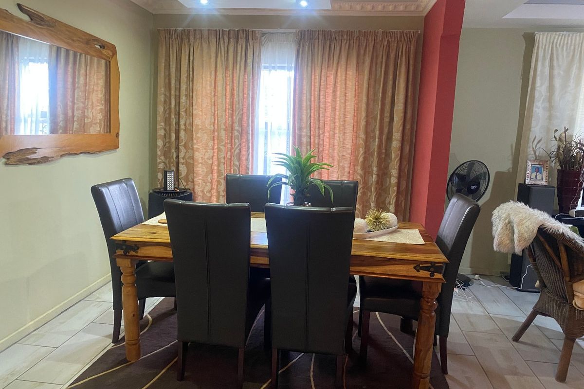 PPRA Registered Gorgeous Gompo Gem – Stylish 3-Bedroom, 2-Bathroom Home- Lounge - Dining Room- Kitchen - Photo 5