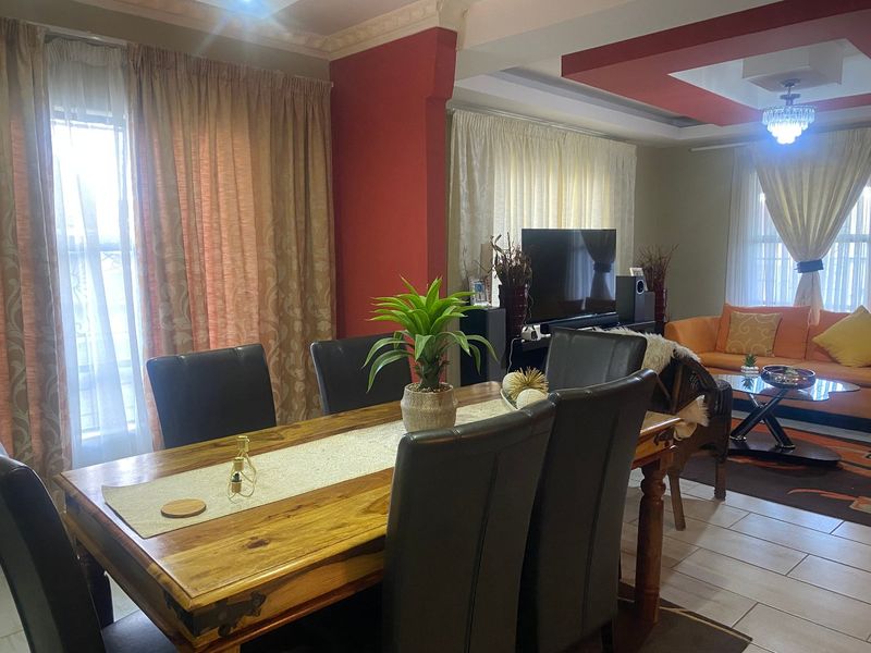 PPRA Registered Gorgeous Gompo Gem – Stylish 3-Bedroom, 2-Bathroom Home- Lounge - Dining Room- Kitchen - Photo 6