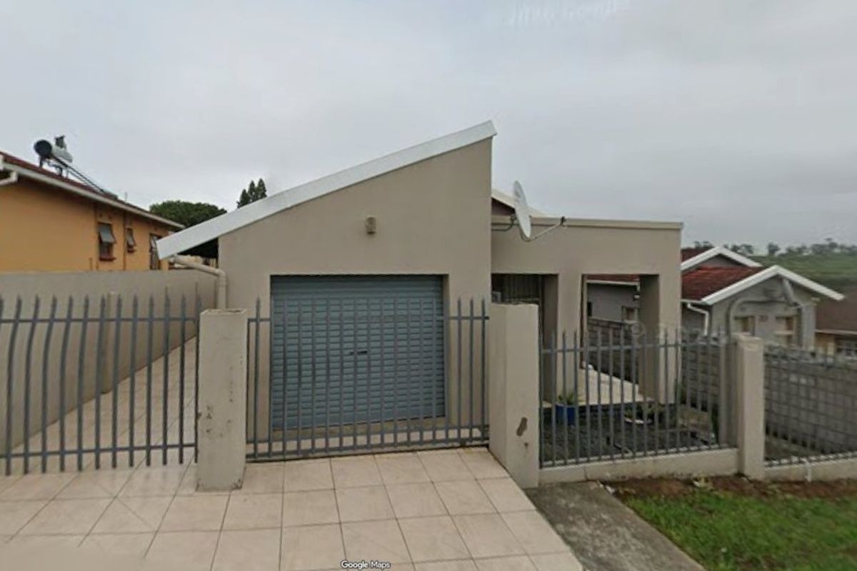 PPRA Registered Gorgeous Gompo Gem – Stylish 3-Bedroom, 2-Bathroom Home- Lounge - Dining Room- Kitchen - Photo 2