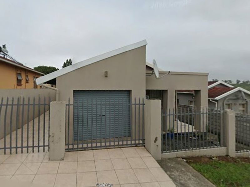 PPRA Registered Gorgeous Gompo Gem – Stylish 3-Bedroom, 2-Bathroom Home- Lounge - Dining Room- Kitchen - Photo 2
