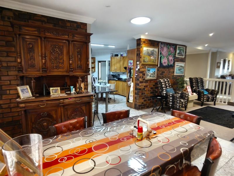 Spacious 5 bed home in Krugersdorp with fibre - Photo 10