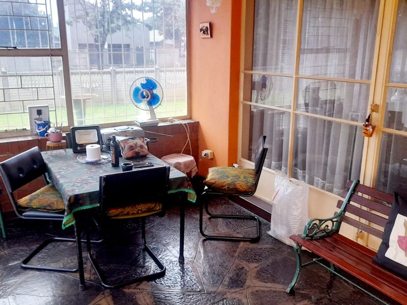 A beautifully maintained home in SE6 - Photo 8