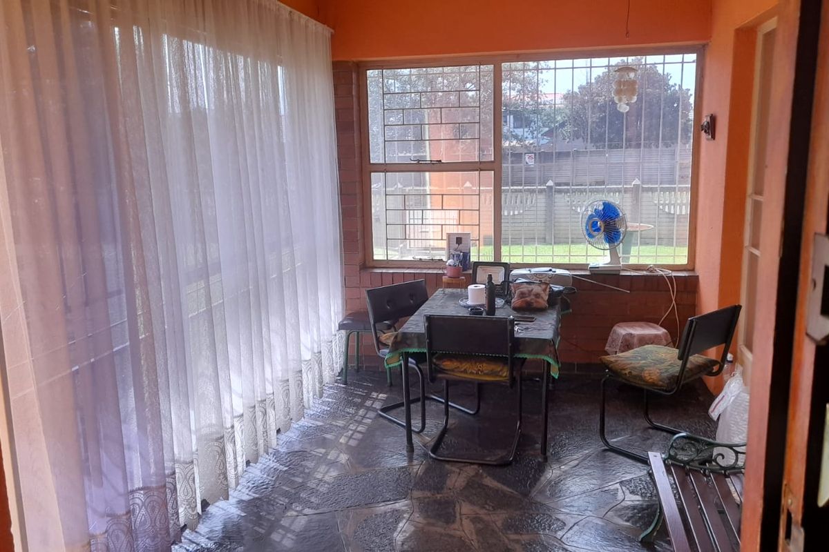 A beautifully maintained home in SE6 - Photo 4