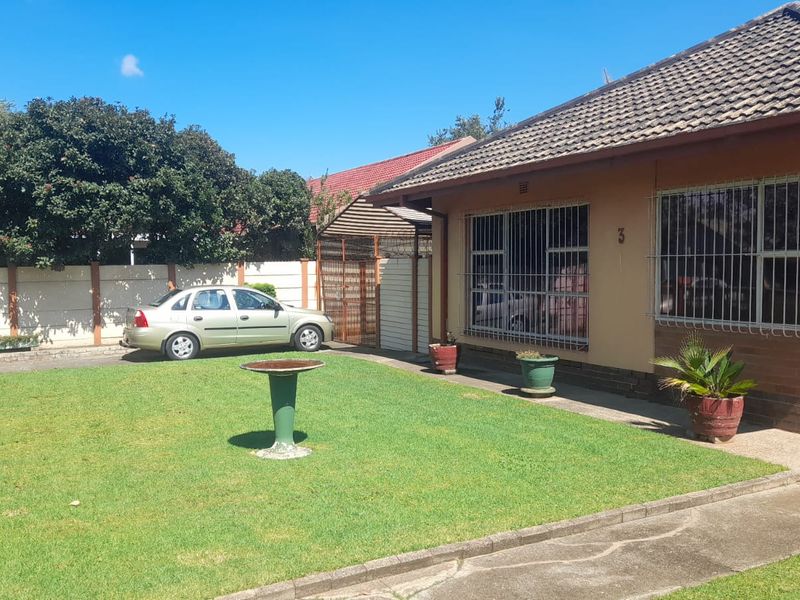 A beautifully maintained home  - Photo 5