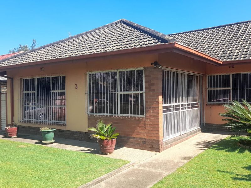 A beautifully maintained home  - Photo 6