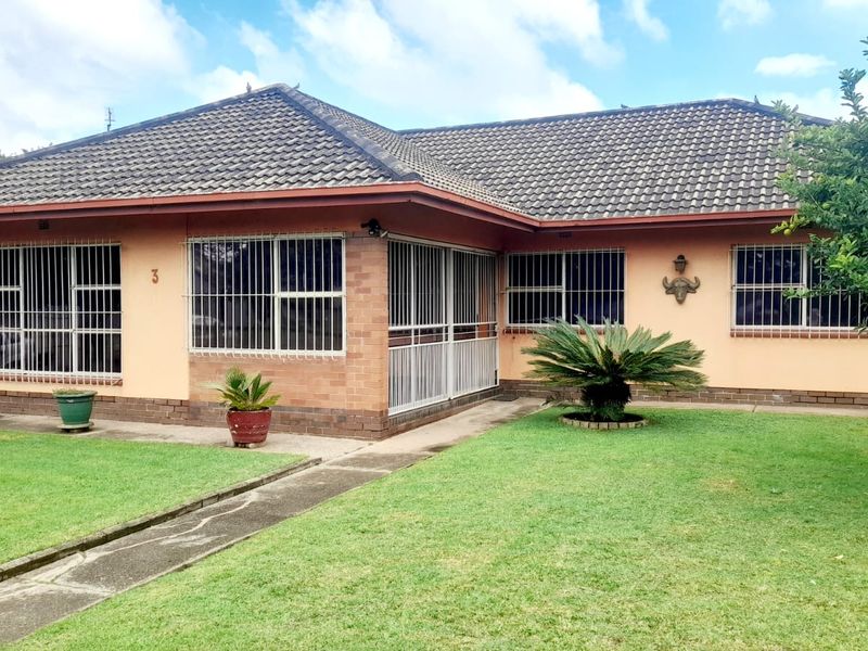 A beautifully maintained home  - Photo 1