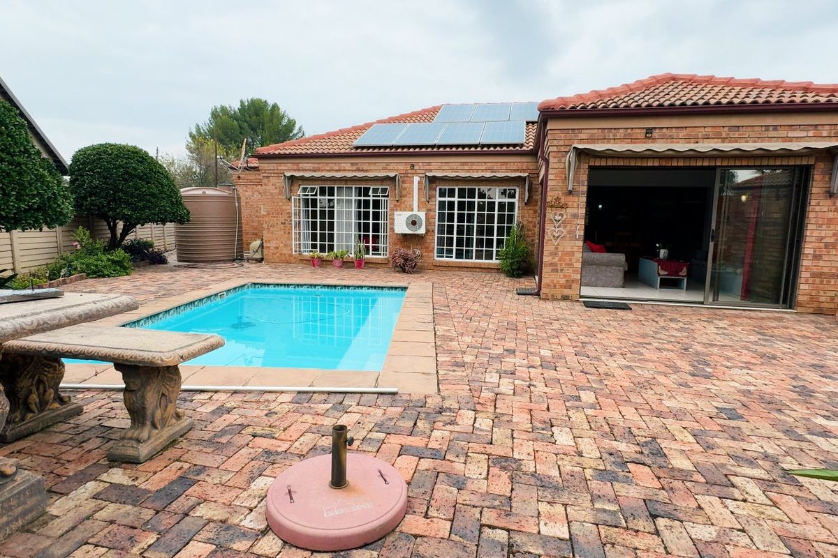 Premium Features Full Title in Three Rivers - Photo 3