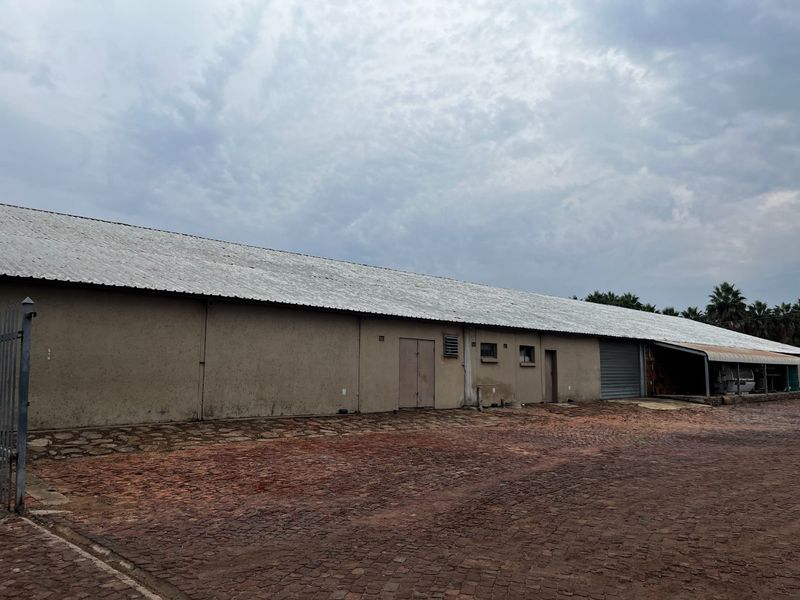 High-Exposure Commercial Property To Let – Ideal for Logistics & Warehousing! - Photo 10