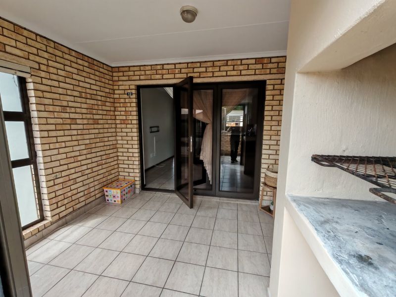 Modern 3-Bedroom Apartment with Enclosed Braai Patio to Rent in Terenure, Kempton Park - Photo 3