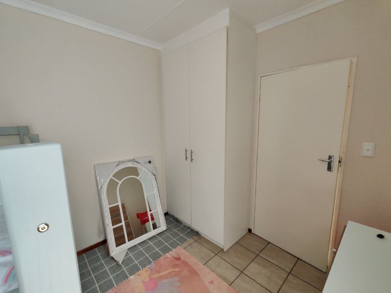 Modern 3-Bedroom Apartment with Enclosed Braai Patio to Rent in Terenure, Kempton Park - Photo 10