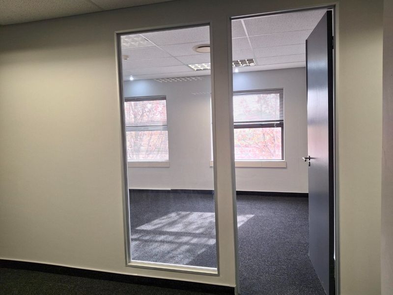 **Modern office space in high-demand park | Landlord direct** - Photo 9