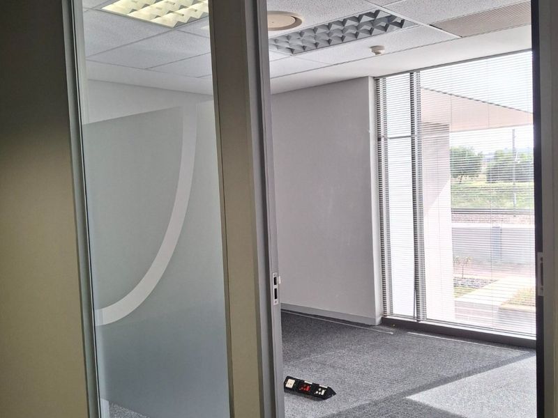 **Modern office space in high-demand park | Landlord direct** - Photo 5