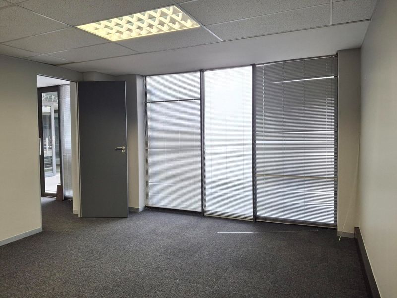 **Modern office space in high-demand park | Landlord direct** - Photo 3
