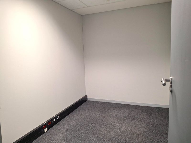 **Ideal step-up office space | Direct with landlord** - Photo 9
