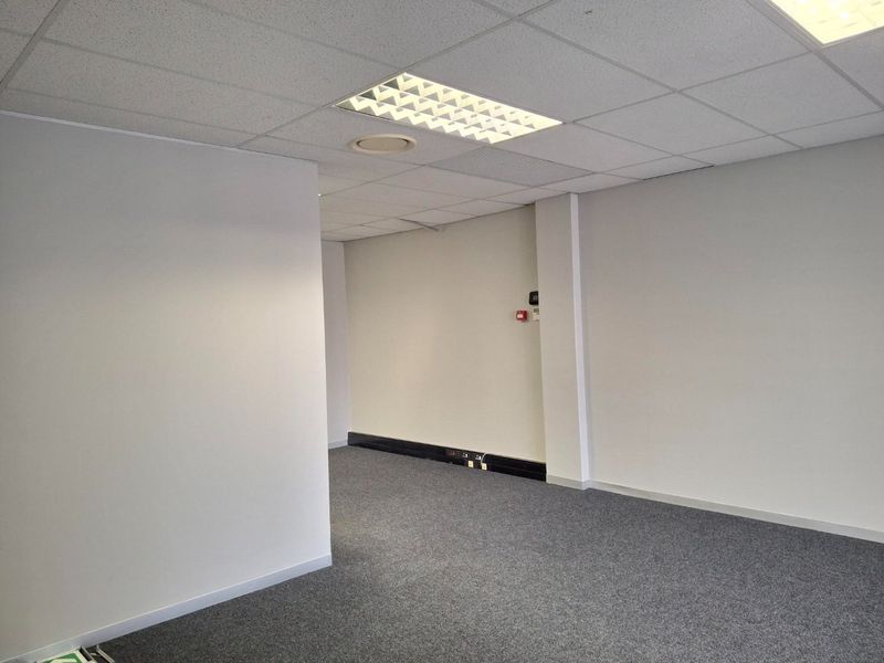 **Ideal step-up office space | Direct with landlord** - Photo 8