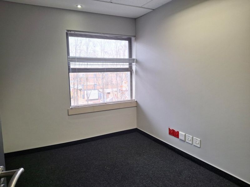 **Ideal step-up office space | Direct with landlord** - Photo 7