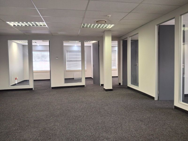 **Ideal step-up office space | Direct with landlord** - Photo 3