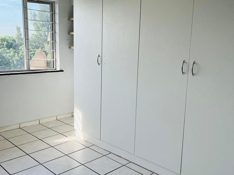 1.5 Bedroom, 1 Bathroom Apartment To Let In Umbilo, Durban - Photo 5
