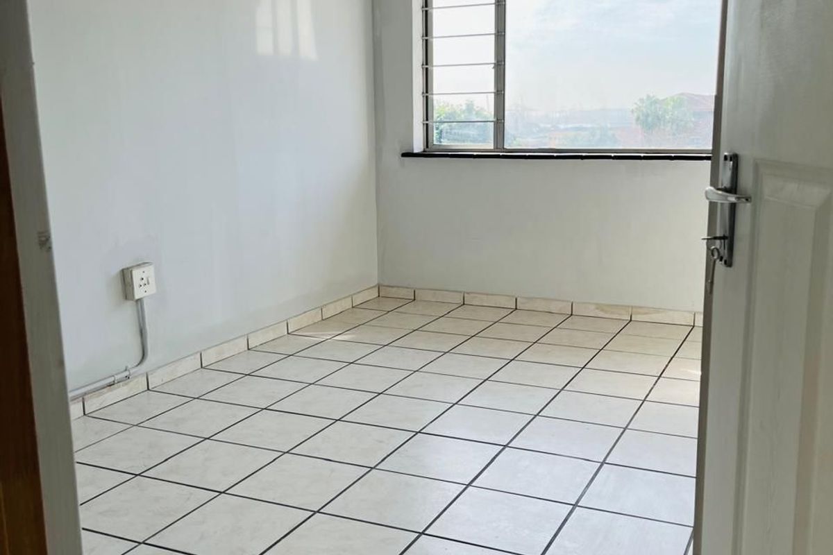 1 Bedroom, 1 Bathroom Apartment For Sale In Umbilo, Durban - Photo 4