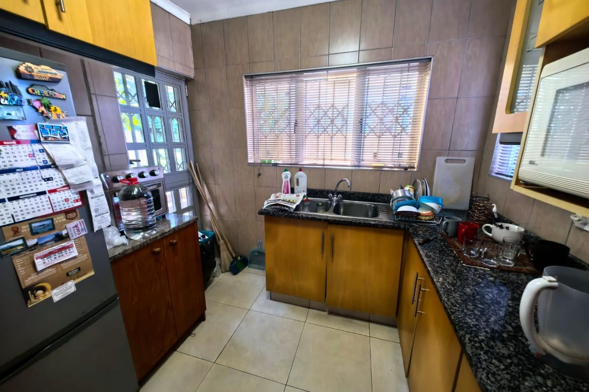 3 Bedrooms, 2 Bathrooms House For Sale In Reservoir Hills, Durban  - Photo 3