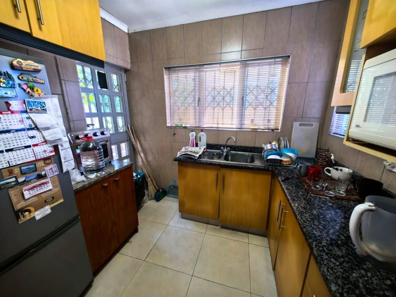 3 Bedrooms, 2 Bathrooms House For Sale In Reservoir Hills, Durban  - Photo 3
