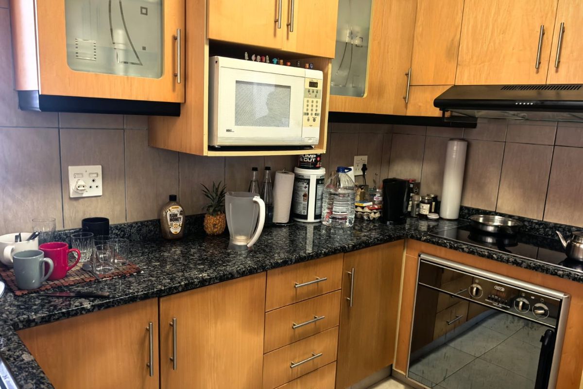 3 Bedrooms, 2 Bathrooms House For Sale In Reservoir Hills, Durban  - Photo 2