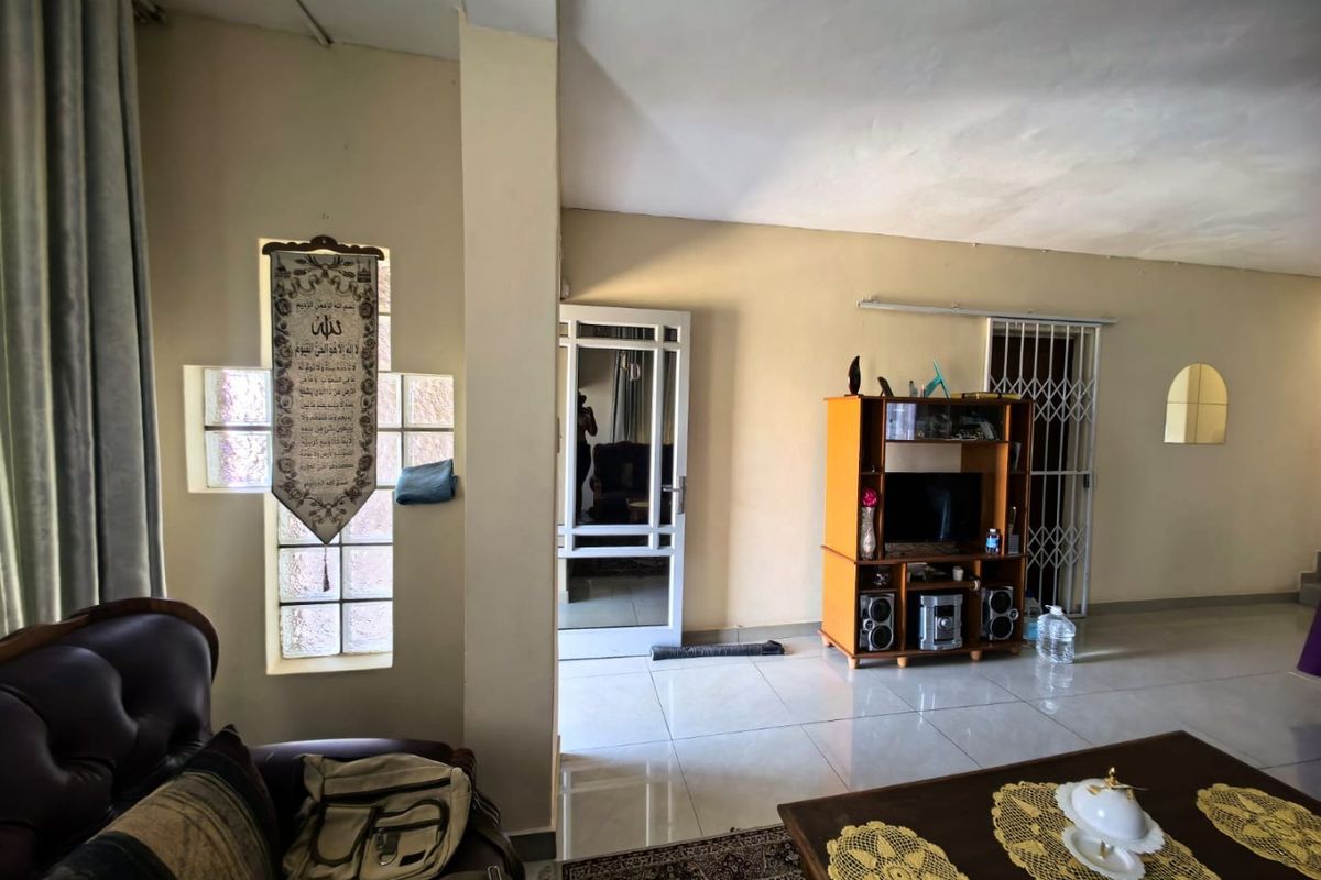 3 Bedrooms, 2 Bathrooms House For Sale In Reservoir Hills, Durban  - Photo 5