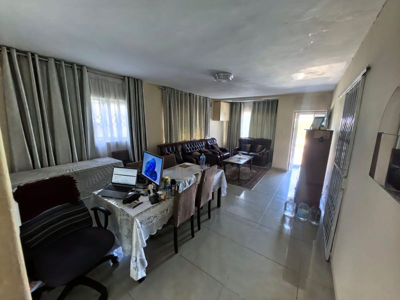 3 Bedrooms, 2 Bathrooms House For Sale In Reservoir Hills, Durban  - Photo 7