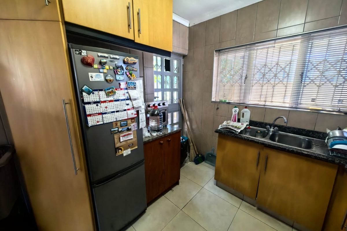 3 Bedrooms, 2 Bathrooms House For Sale In Reservoir Hills, Durban  - Photo 4