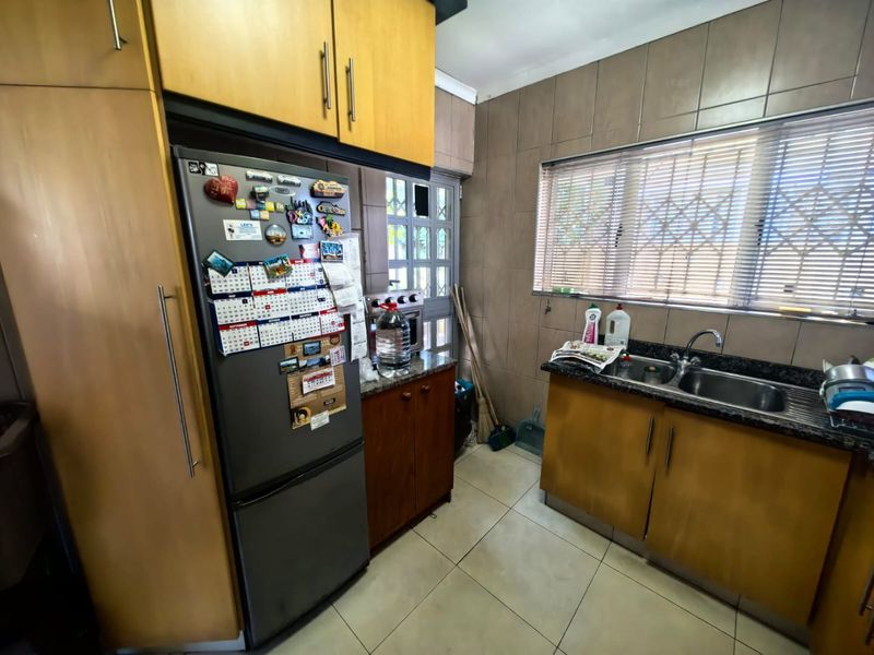 3 Bedrooms, 2 Bathrooms House For Sale In Reservoir Hills, Durban  - Photo 4