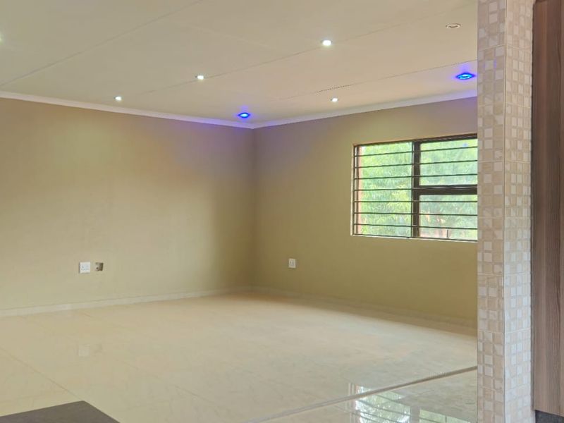 2 Bedroom Home, Brand New, Built on a Large plot - Photo 7