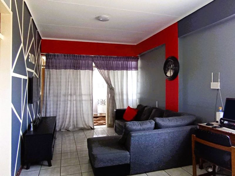 Charming 1 Bedroom Apartment for Sale in James Drive, Silverton – Perfect for First-Time Buyers or Investors - Photo 3