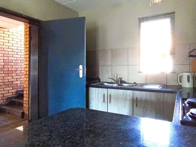 Modern 2-Bedroom Apartment for Sale in Oxford Heights, Montana Tuine - Photo 7