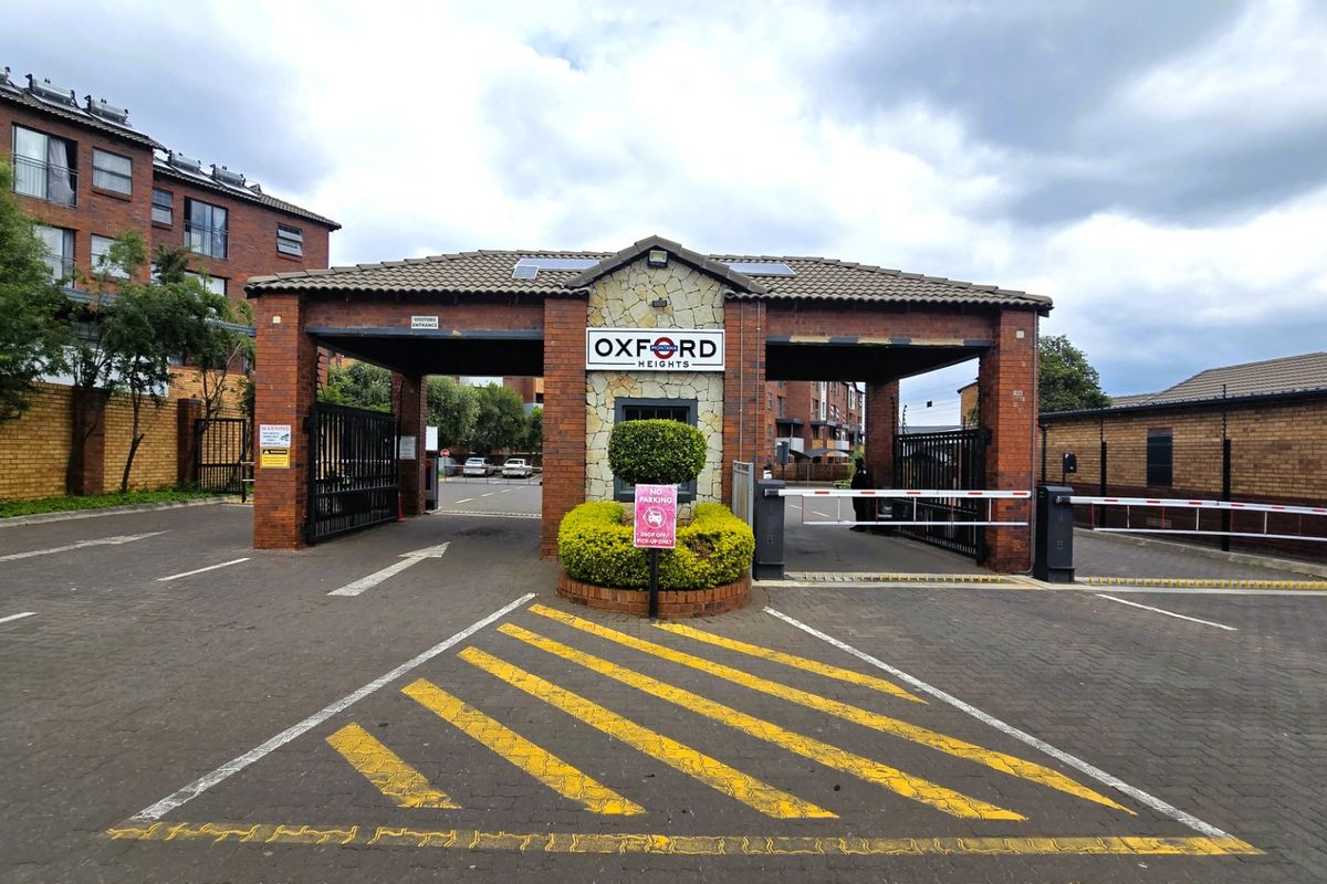 Modern 2-Bedroom Apartment for Sale in Oxford Heights, Montana Tuine - Photo 2