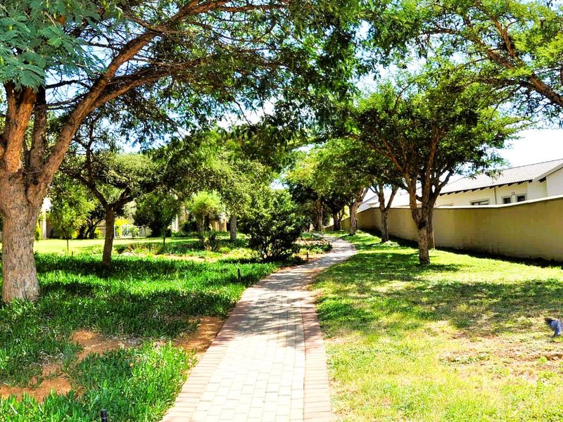 Modern 2 Bedroom, 2 Bathroom Home for Sale in Prestigious Leeuwenhof Estate - Photo 6